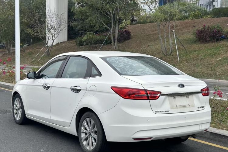 Ford Escort 2015 #6 Ford Escort 2015 immagine di auto #6