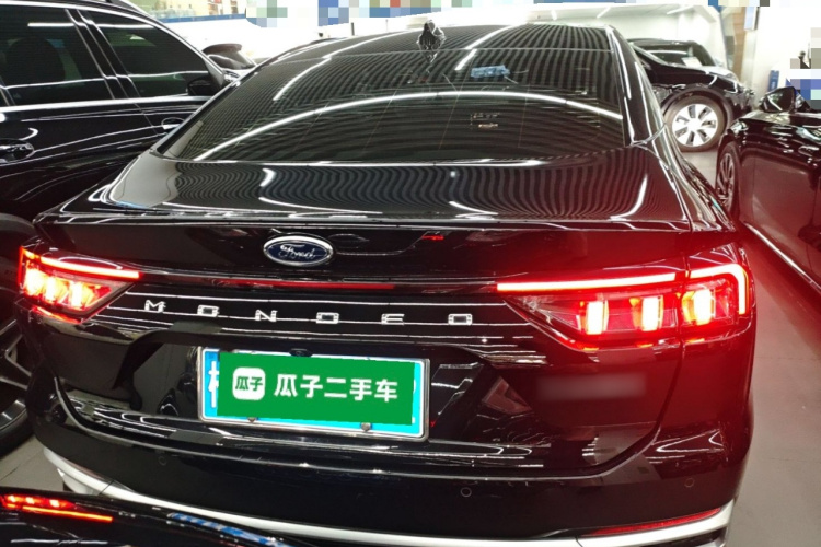 Ford Mondeo 2025 car image #6