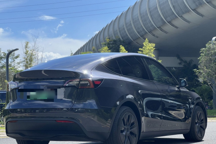 Tesla Model Y 2024 #6 Tesla Model Y 2024 immagine di auto #6