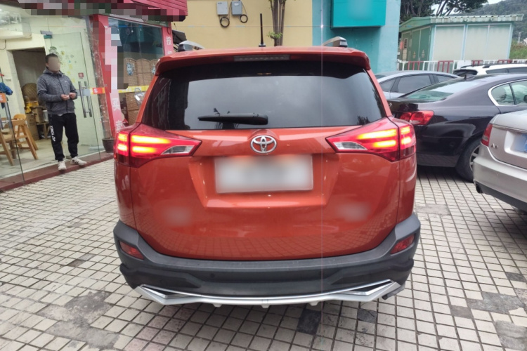 Toyota RAV4 2013 car image #6