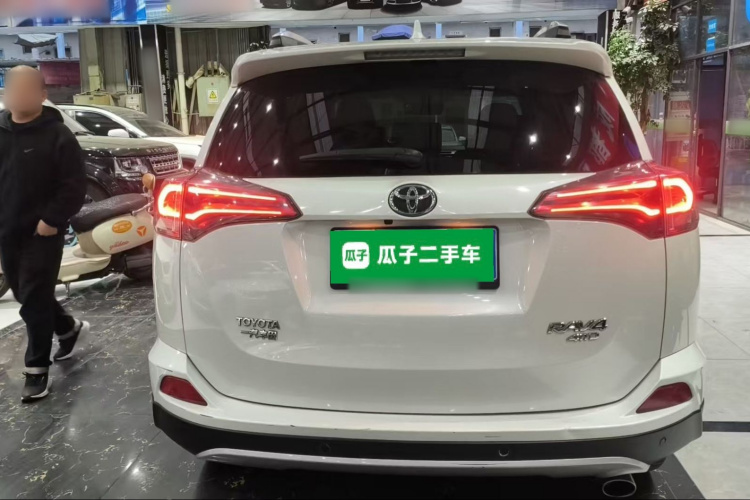 RAV4 2017 #6 RAV4 2017 car image #6