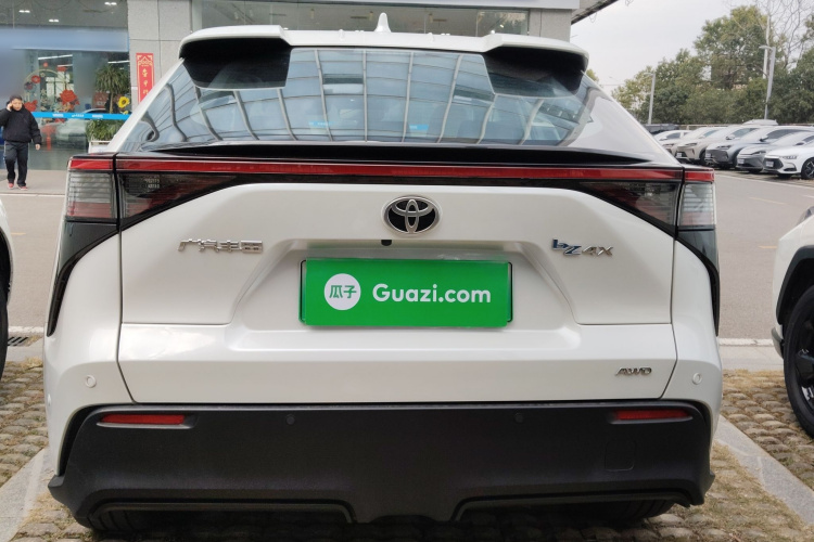 Toyota bZ4X 2022 immagine di auto #6