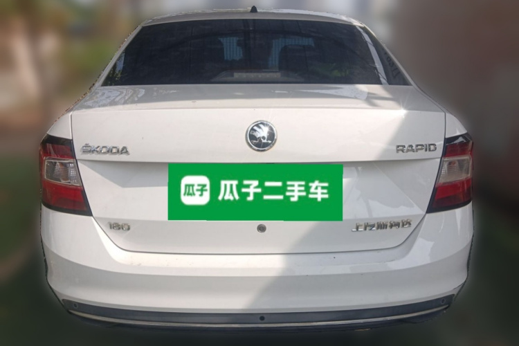 Skoda Rapid 2017 car image #6