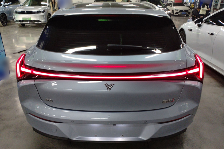 哪吒汽车 哪吒S猎装 2025 汽车图片 #6