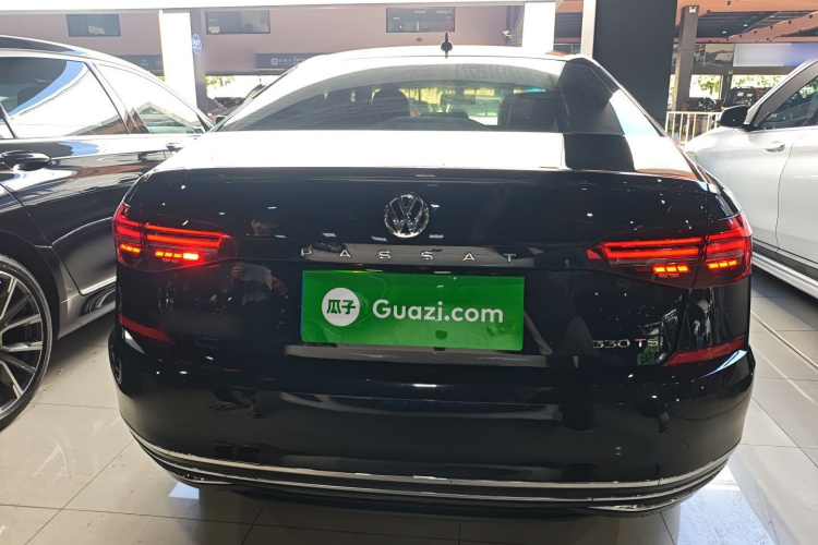 Volkswagen Passat 2019 car image #6