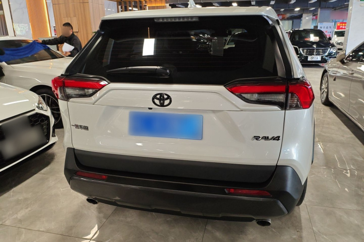 Toyota RAV4 2022 car image #6