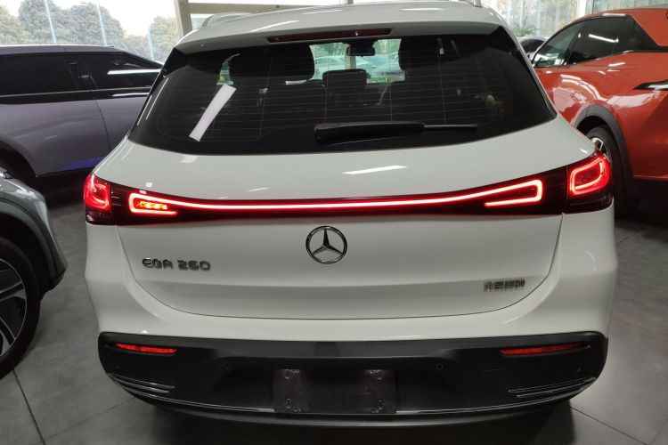 Mercedes-Benz EQA Class 2022 immagine di auto #6