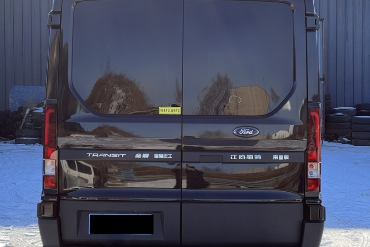 Ford Transit T8 2025 car image #6