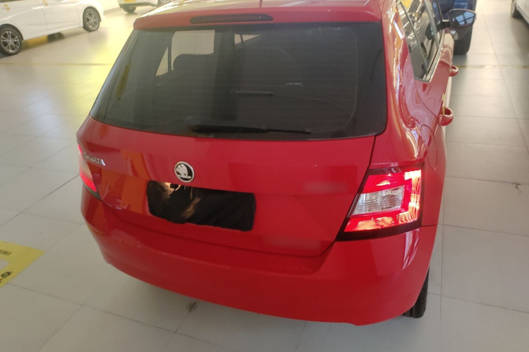Skoda Fabia 2019 car image #6
