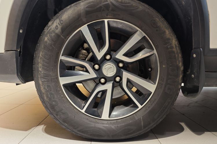 T5 2019 car image #6