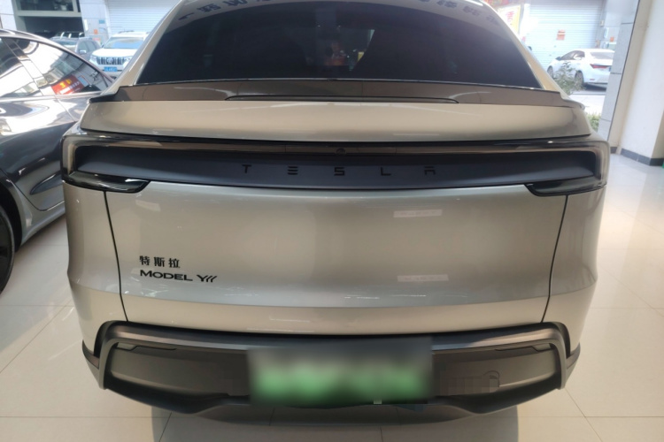 特斯拉 Model Y L 2025 汽车图片 #6