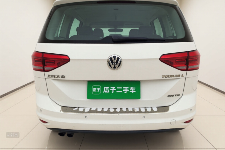 Volkswagen Touran 2017 car image #6