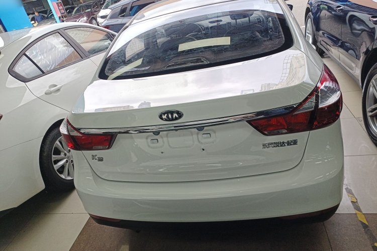 Kia 2017 car image #6