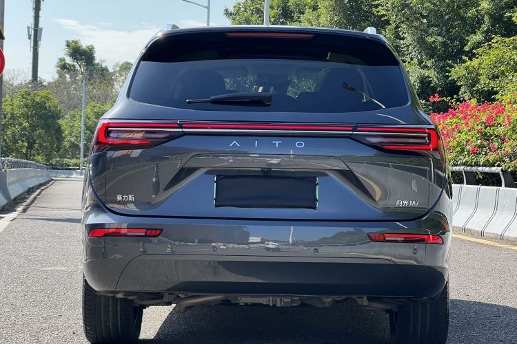 2023 car image #6