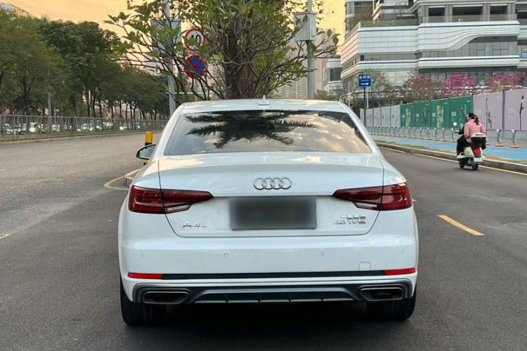 Audi A4L 2019 immagine di auto #6