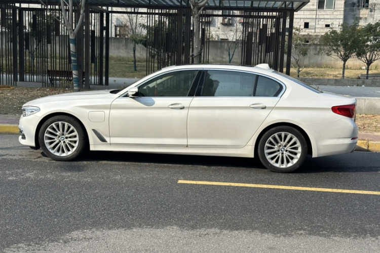 BMW 5 Series New Energy 2020 car image #6
