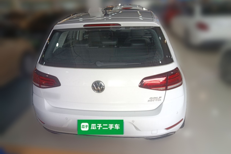 Volkswagen Golf 2019 car image #6