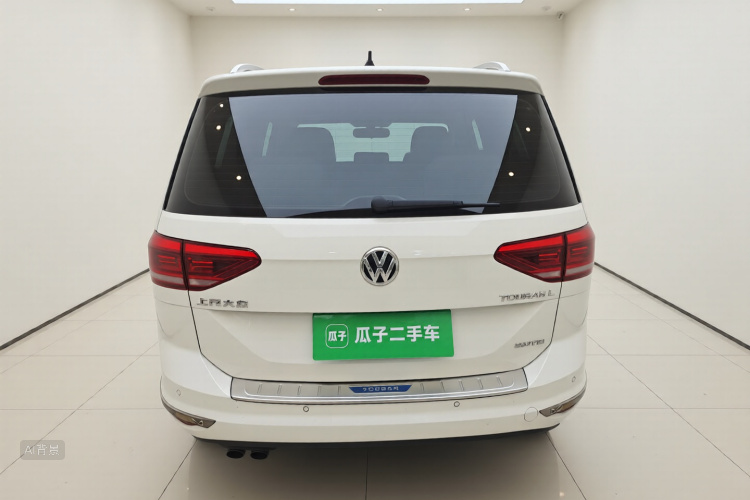Volkswagen Touran 2021 car image #6