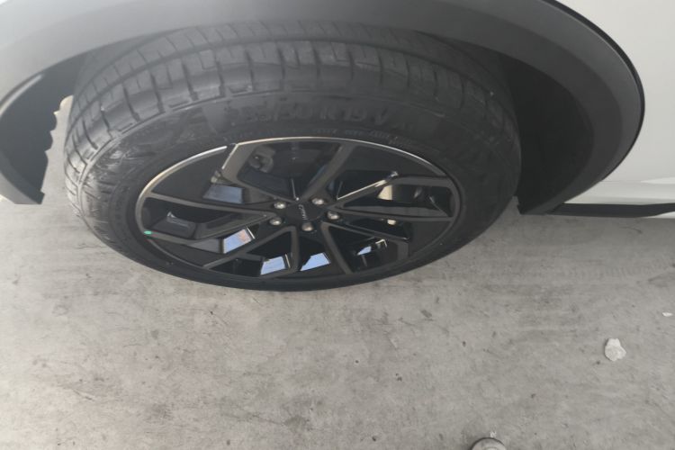 Lynk & Co 01 EM-P 2022 car image #6