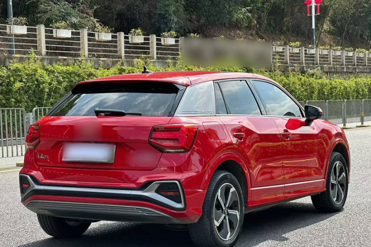 Audi Q2L e-tron 2022 car image #6