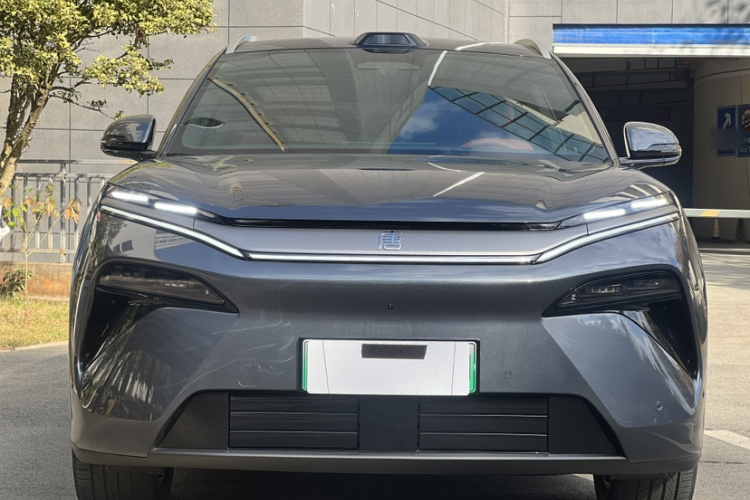 BYD Tang L 2025 صورة سيارة #6