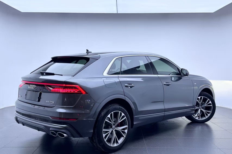 Audi Q8 2019 car image #6