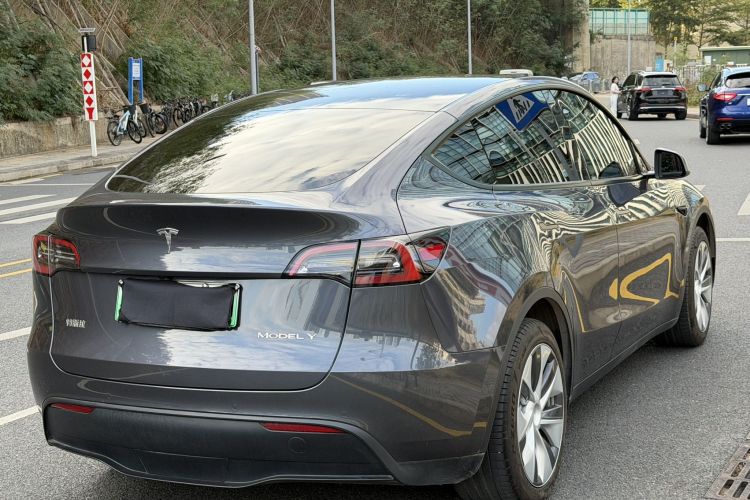 Tesla Model Y 2023 #6 Tesla Model Y 2023 immagine di auto #6