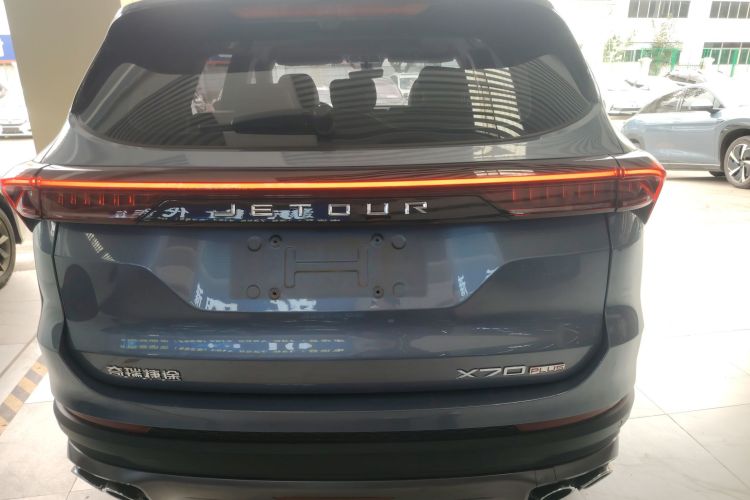 X70 PLUS 2022 car image #6