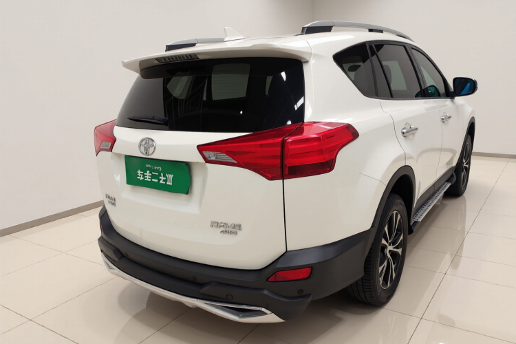 Toyota RAV4 2015 #6 Toyota RAV4 2015 car image #6