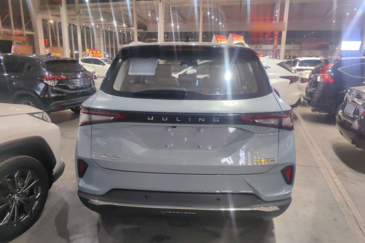 Wuling Asta 2021 #6 Wuling Asta 2021 صورة سيارة #6