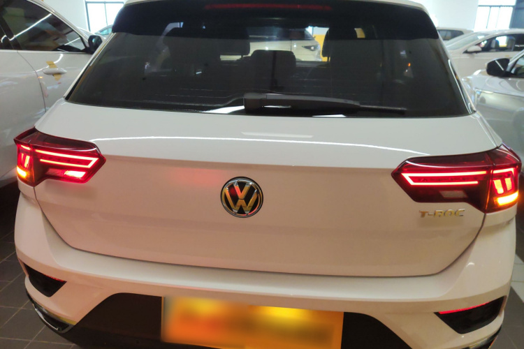 Volkswagen T-Roc 2018 #6 Volkswagen T-Roc 2018 car image #6
