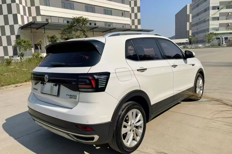 Volkswagen T-Cross 2019 car image #6