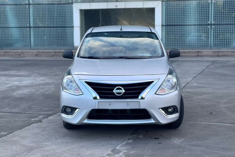 Nissan Sunny 2018 immagine di auto #6