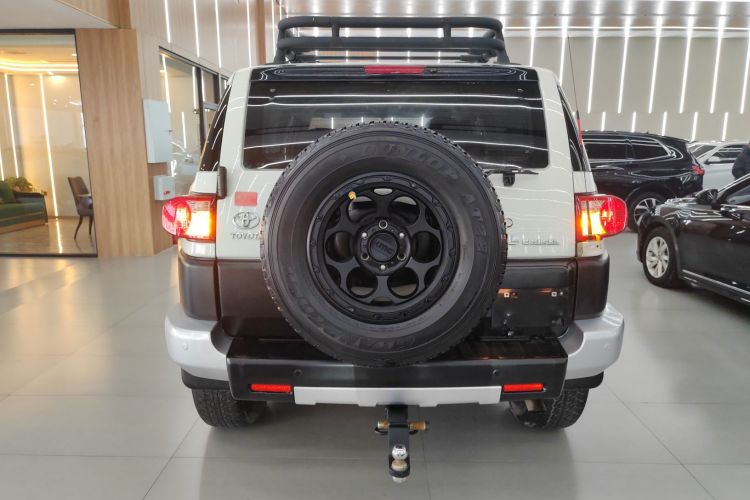Toyota FJ Cruiser 2018 car image #6