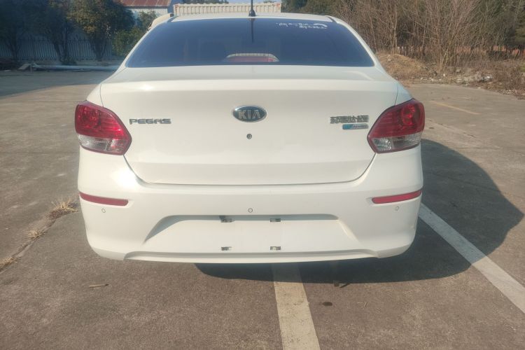 Kia 2019 car image #6
