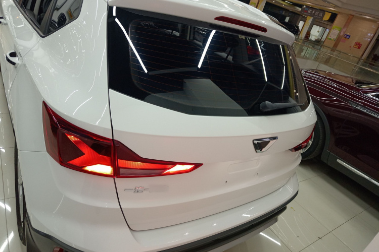 VS5 2020 car image #6