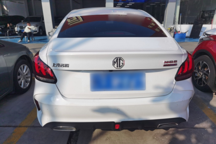 5 2021 #6 5 2021 immagine di auto #6