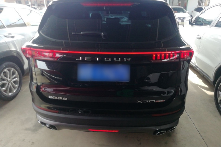 X70 PLUS 2025 car image #6