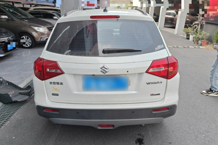 Suzuki Vitara 2016 car image #6