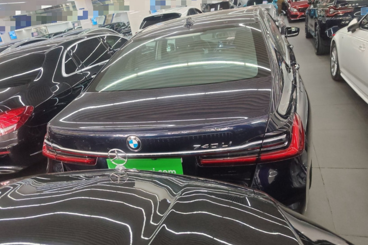 BMW 7 Series 2019 car image #6