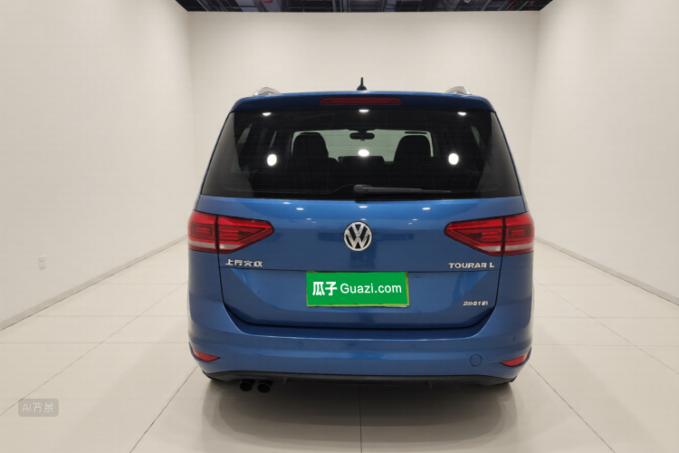 Volkswagen Touran 2018 car image #6