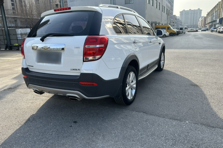 Chevrolet Captiva 2015 car image #6