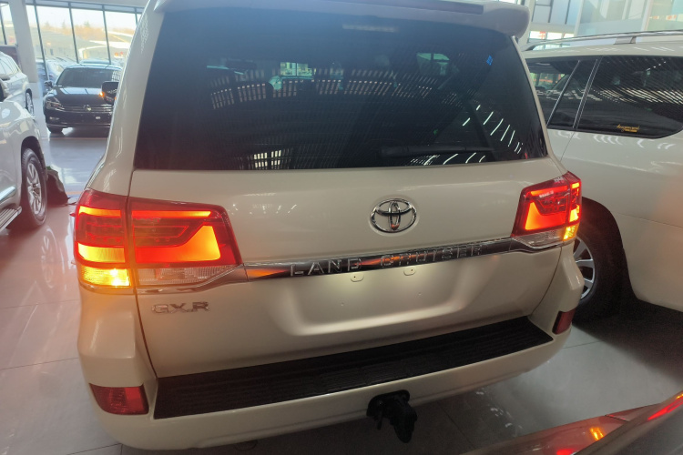 Toyota 2019 car image #6