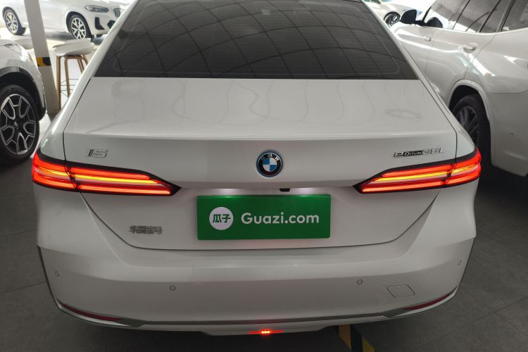 BMW i5 2024 car image #6