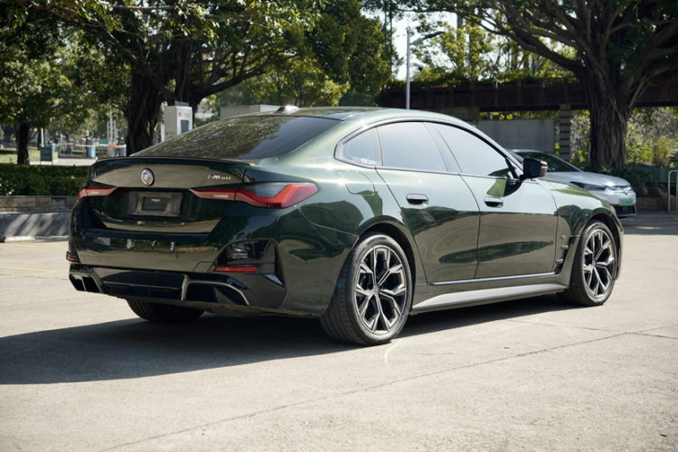 BMW i4 2023 image de voiture #6