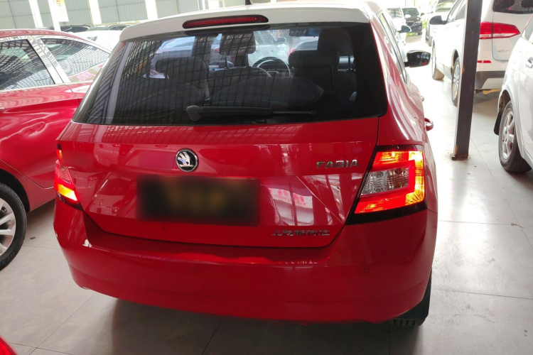 Skoda Fabia 2017 car image #6