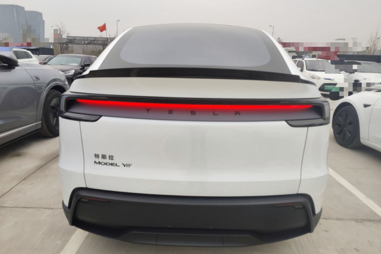 特斯拉 Model Y L 2025 汽车图片 #6