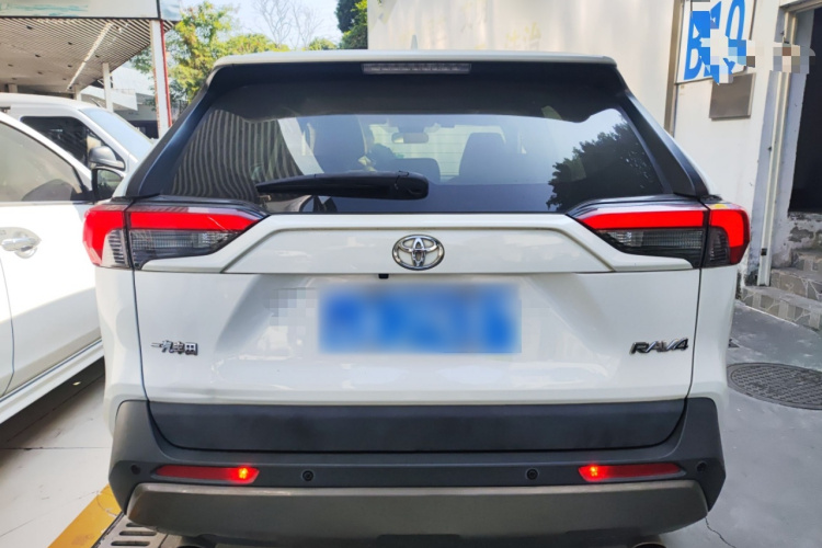 Toyota RAV4 2020 car image #6