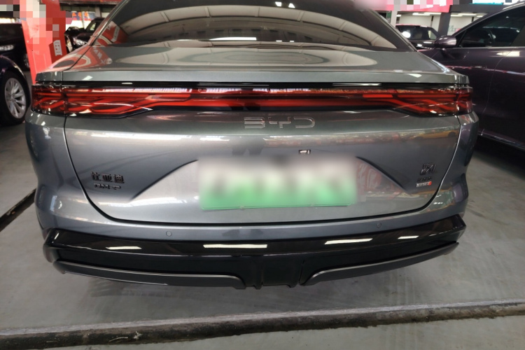 BYD HanL 2025 #6 BYD HanL 2025 car image #6