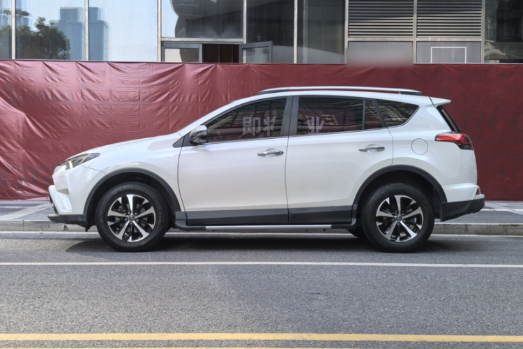 Toyota RAV4 2018 #6 Toyota RAV4 2018 car image #6